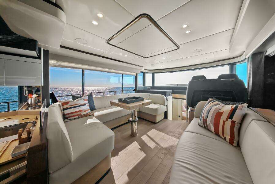 2025 Absolute Navetta 53 - Salon