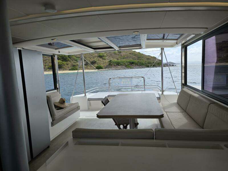 Tropical D Tour 43ft Bali Yacht For Sale