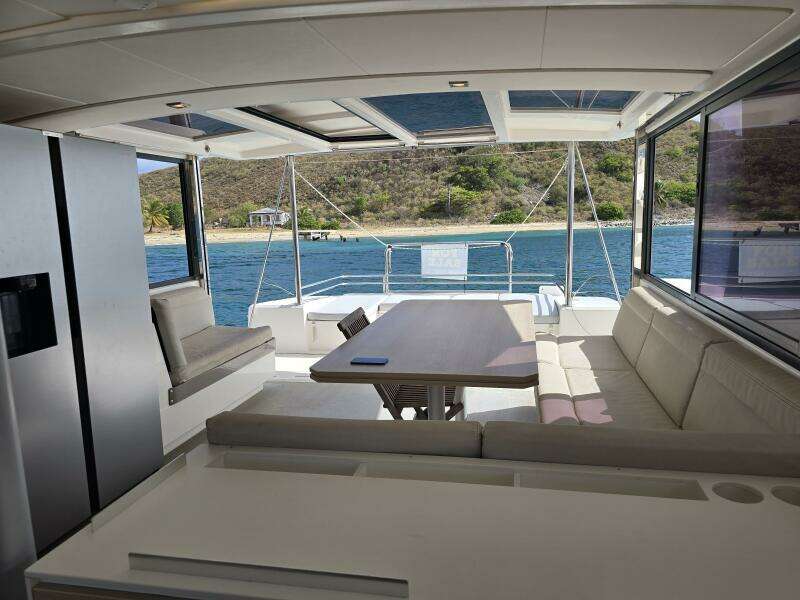 Tropical D Tour 43ft Bali Yacht For Sale