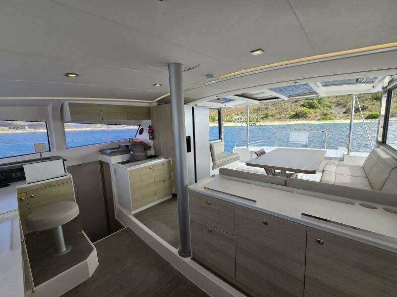 Tropical D Tour 43ft Bali Yacht For Sale