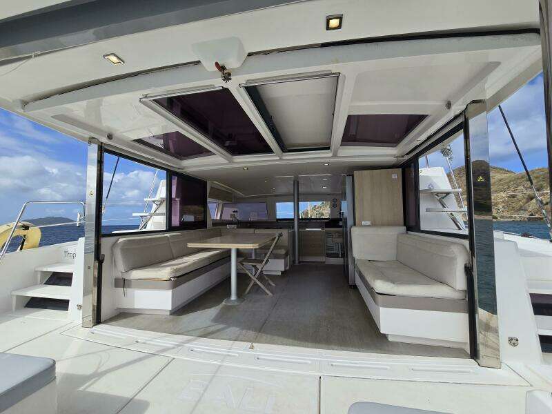 Tropical D Tour 43ft Bali Yacht For Sale