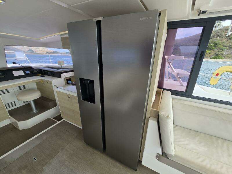 Tropical D Tour 43ft Bali Yacht For Sale