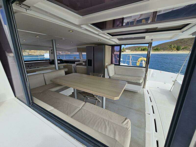 Tropical D Tour 43ft Bali Yacht For Sale