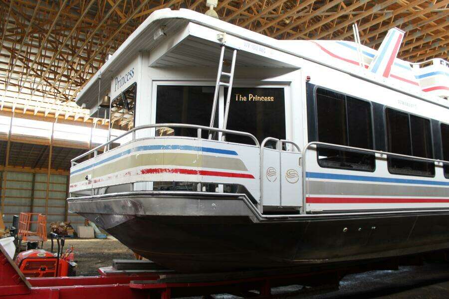 75ft Sumerset Yacht For Sale