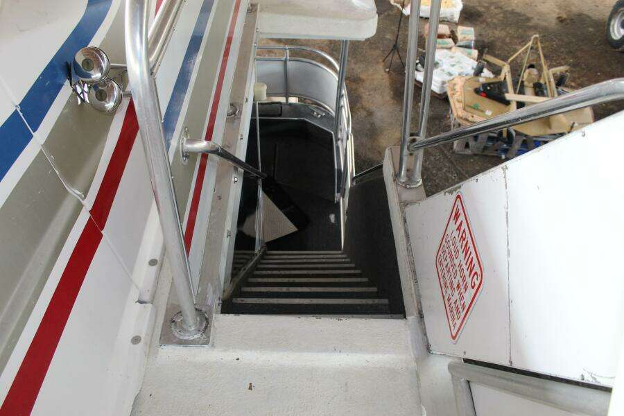 75ft Sumerset Yacht For Sale