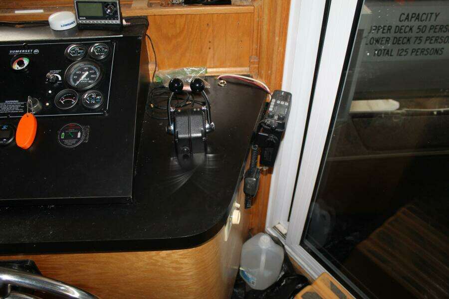 75ft Sumerset Yacht For Sale