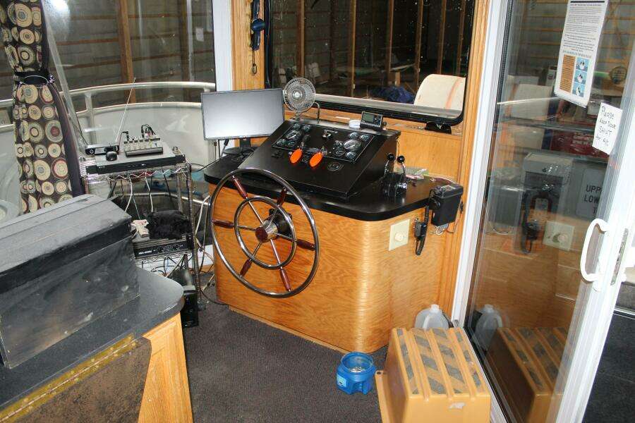 75ft Sumerset Yacht For Sale