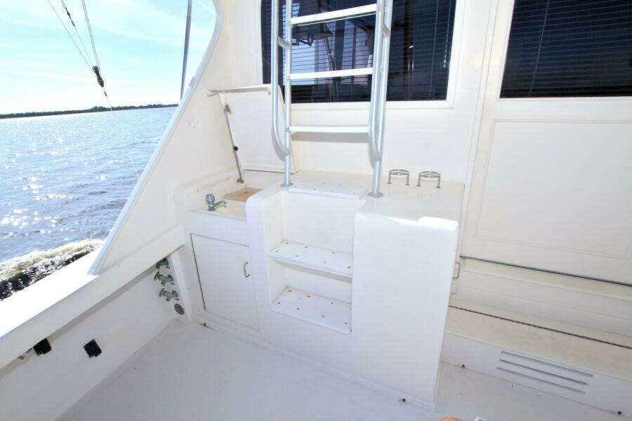 Fishin Post 44ft Post Yacht For Sale