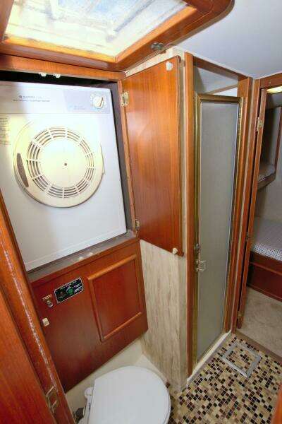 Fishin Post 44ft Post Yacht For Sale