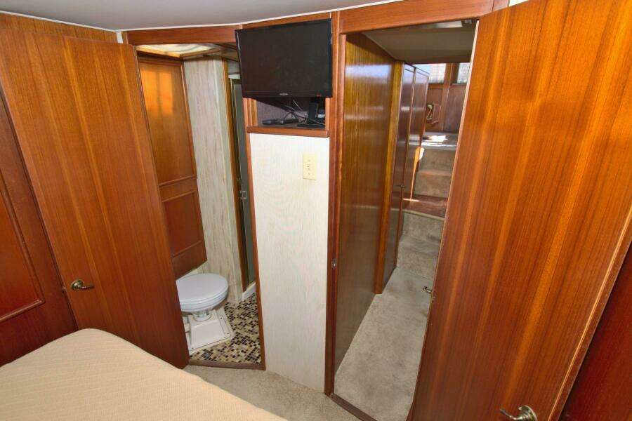 Fishin Post 44ft Post Yacht For Sale