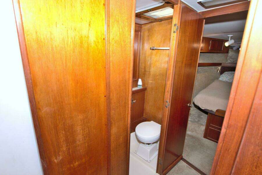 Fishin Post 44ft Post Yacht For Sale