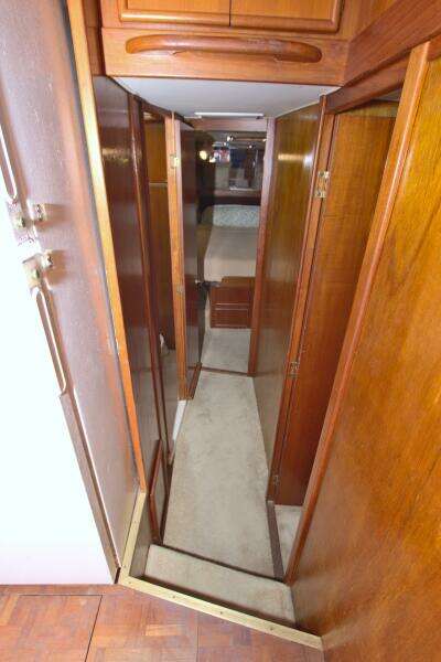 Fishin Post 44ft Post Yacht For Sale