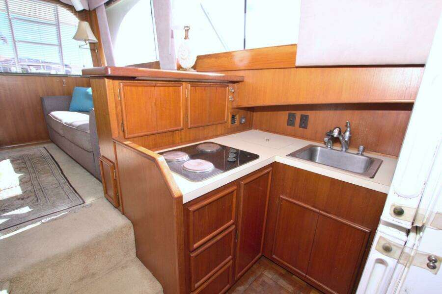 Fishin Post 44ft Post Yacht For Sale