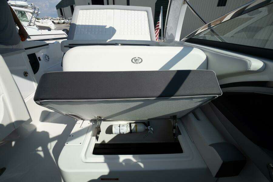 30ft Cobalt Yacht For Sale