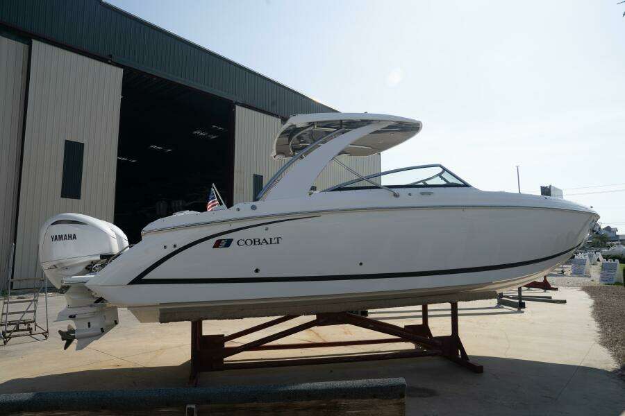 30ft Cobalt Yacht For Sale