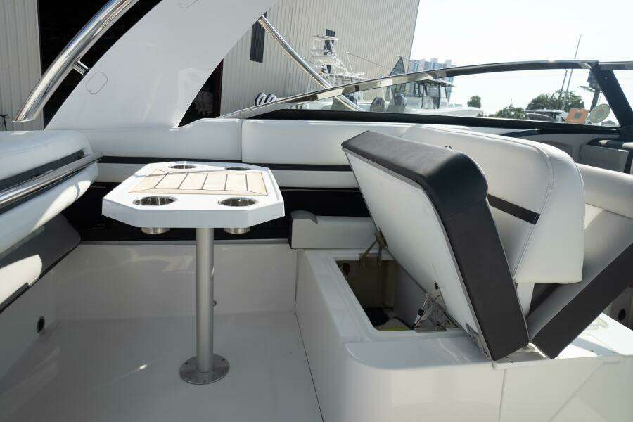 30ft Cobalt Yacht For Sale