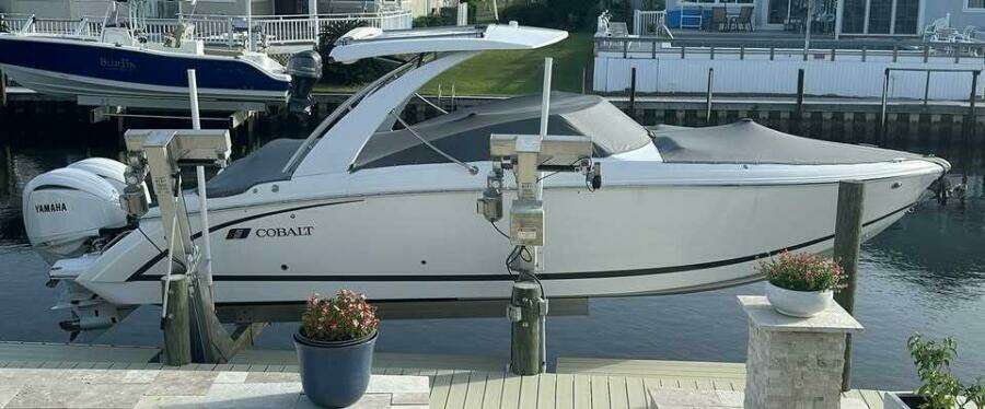 30ft Cobalt Yacht For Sale