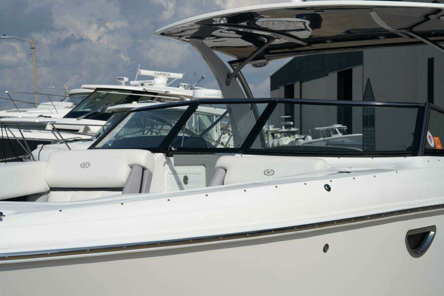 30ft Cobalt Yacht For Sale