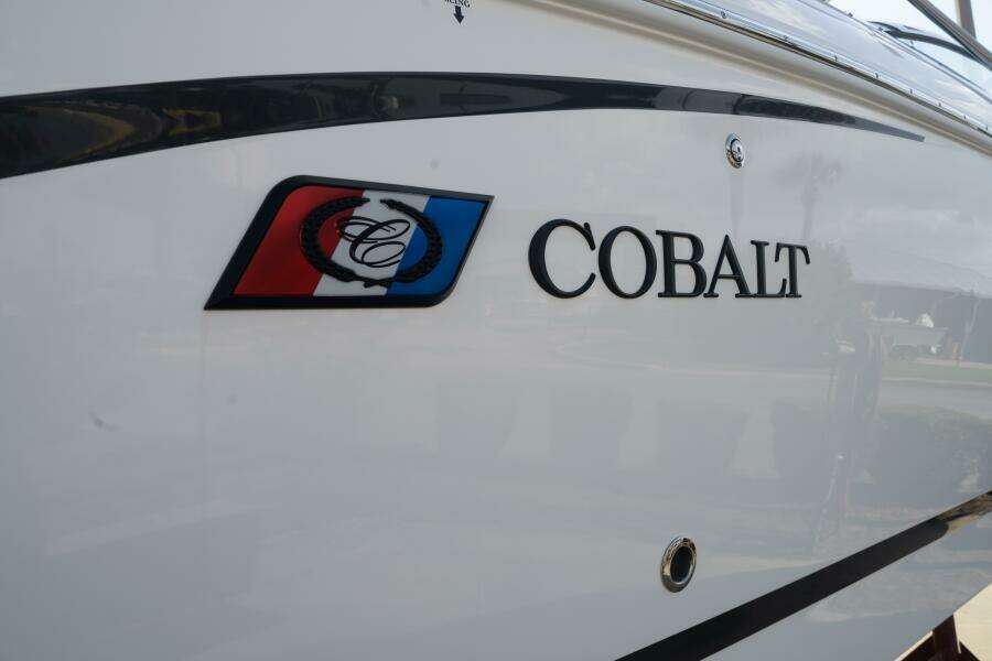 30ft Cobalt Yacht For Sale