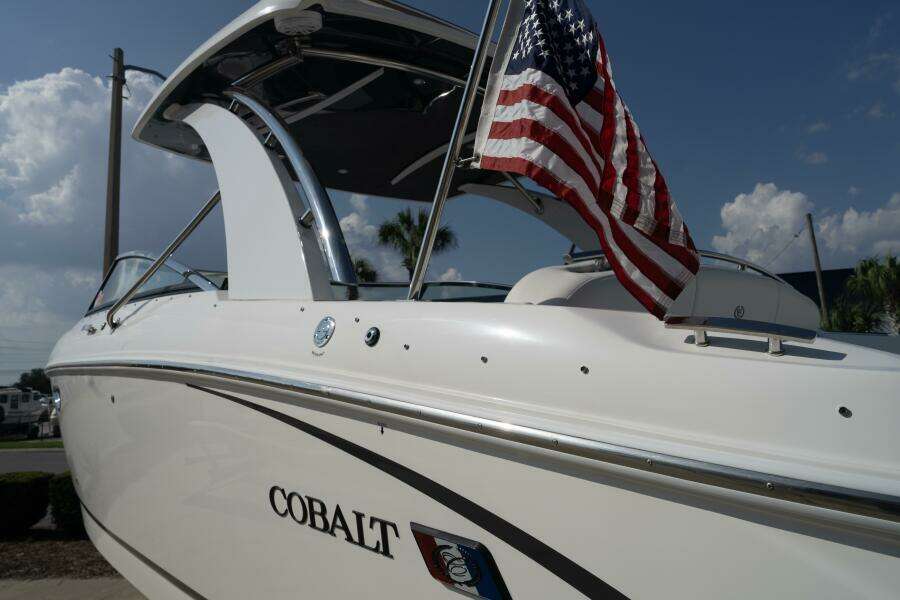 30ft Cobalt Yacht For Sale