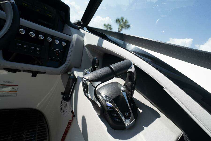 30ft Cobalt Yacht For Sale
