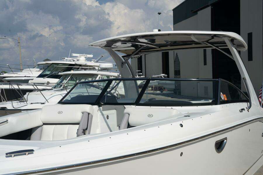 30ft Cobalt Yacht For Sale