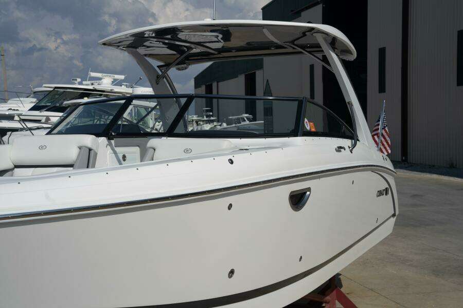 30ft Cobalt Yacht For Sale