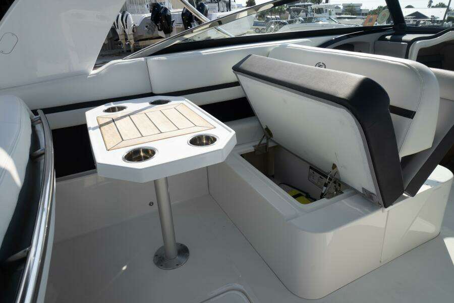 30ft Cobalt Yacht For Sale