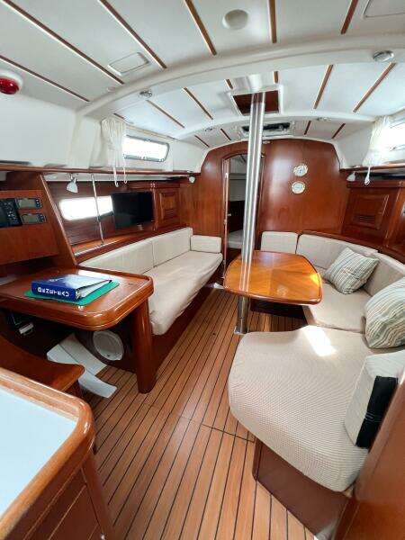 SUZY Q 36ft Beneteau Yacht For Sale