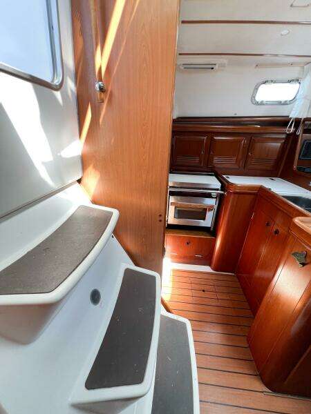 SUZY Q 36ft Beneteau Yacht For Sale
