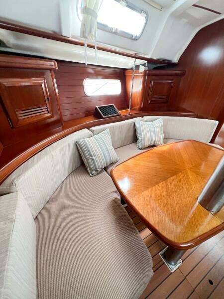 SUZY Q 36ft Beneteau Yacht For Sale