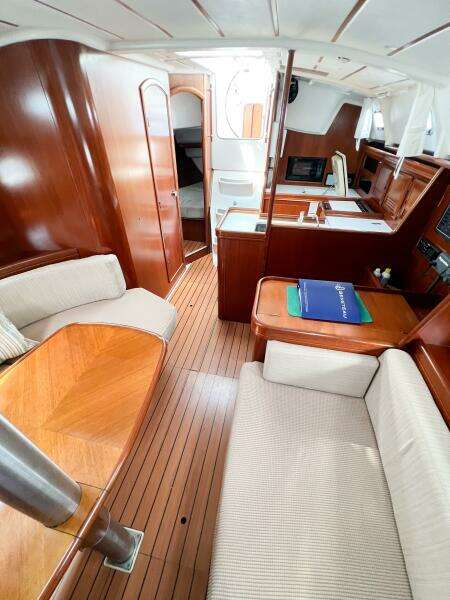 SUZY Q 36ft Beneteau Yacht For Sale