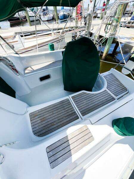 SUZY Q 36ft Beneteau Yacht For Sale