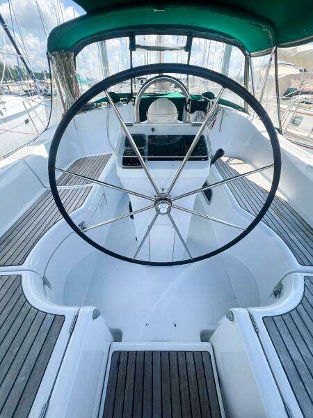 SUZY Q 36ft Beneteau Yacht For Sale