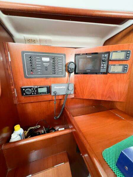 SUZY Q 36ft Beneteau Yacht For Sale