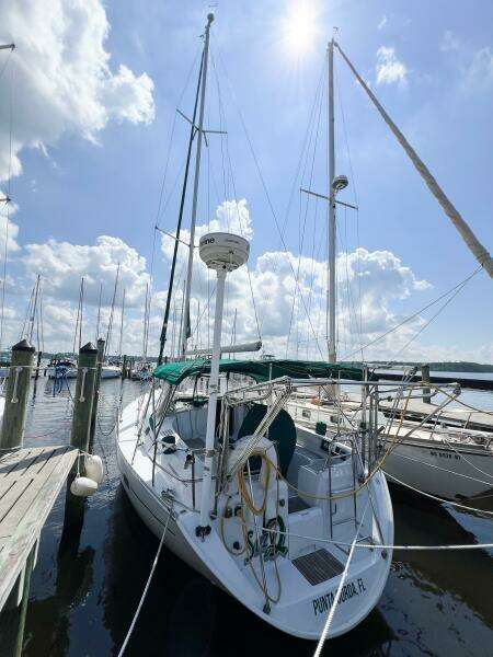 SUZY Q 36ft Beneteau Yacht For Sale