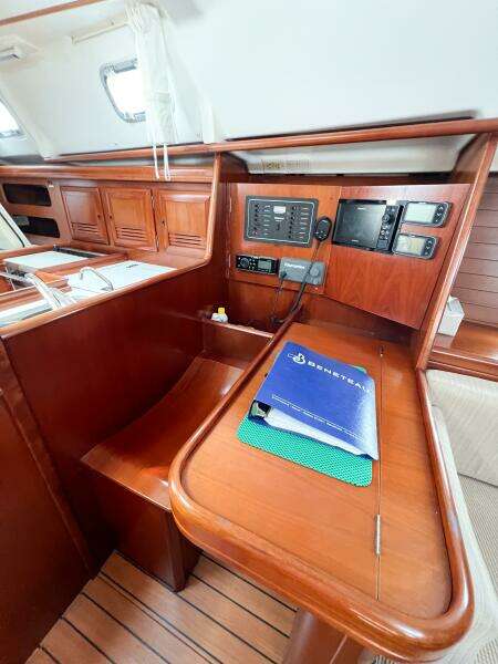 SUZY Q 36ft Beneteau Yacht For Sale
