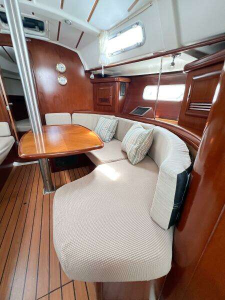 SUZY Q 36ft Beneteau Yacht For Sale