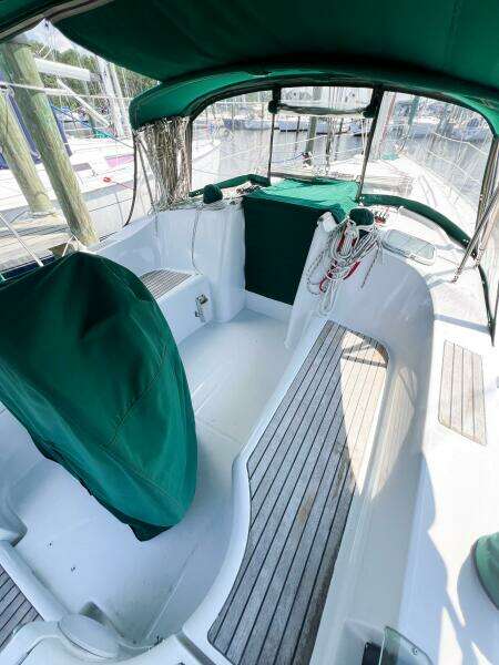 SUZY Q 36ft Beneteau Yacht For Sale