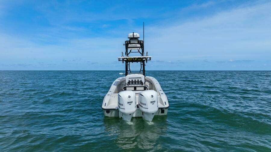 2017 Young Boats 27 - Profile Stern