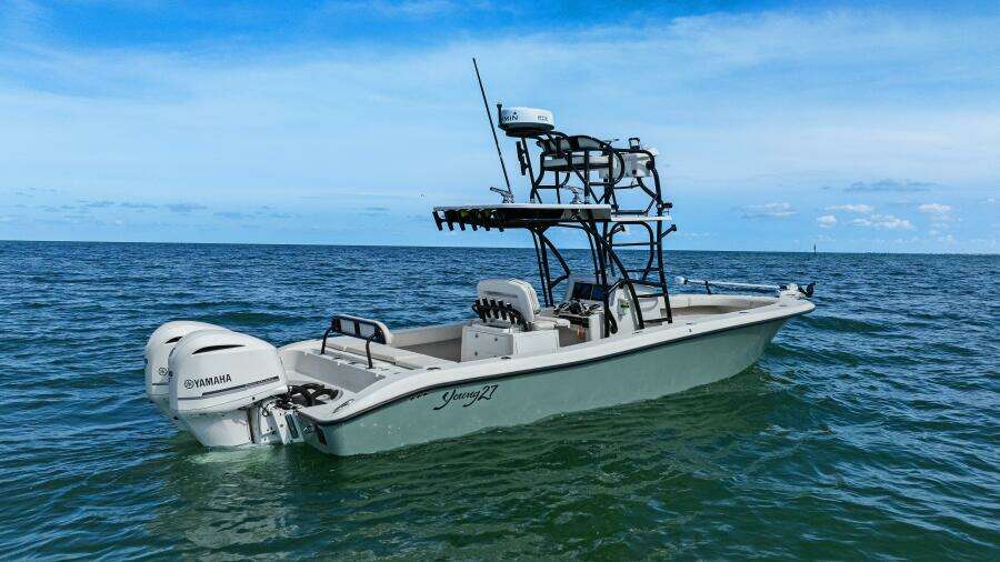 2017 Young Boats 27 - Profile Stern 3/4 Starboard