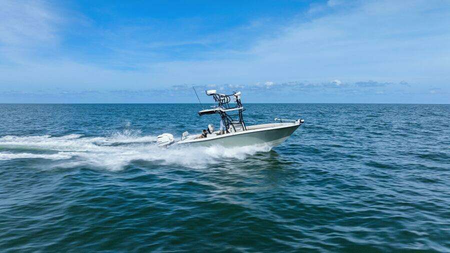 2017 Young Boats 27 - Profile Starboard