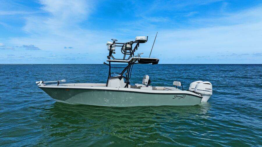 2017 Young Boats 27 - Profile Port