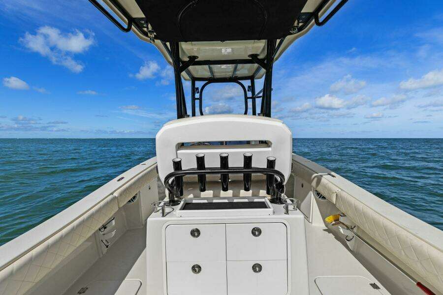 2017 Young Boats 27- Rod Holders 