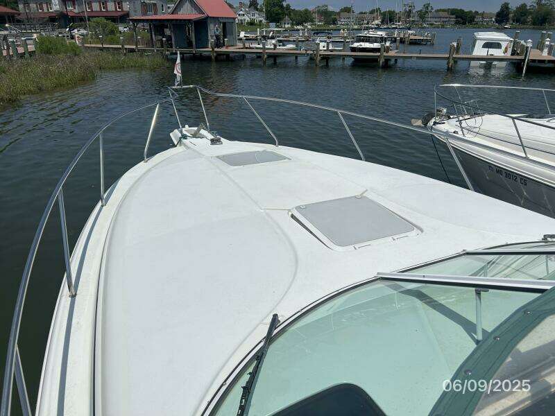 31' Silverton foredeck2
