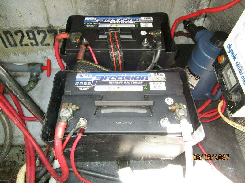 31' Silverton batteries
