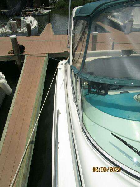 31' Silverton starboard side deck