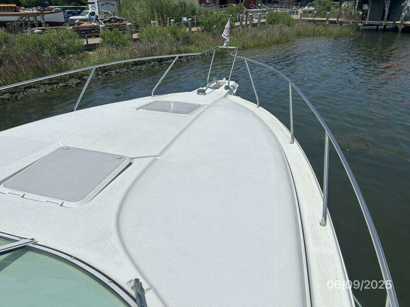 31' Silverton foredeck1
