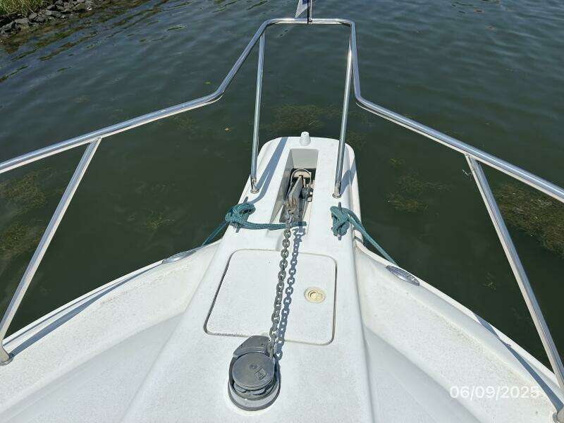 31' Silverton anchor windlass1
