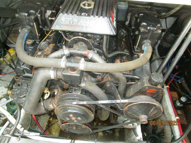 31' Silverton starboard main engine